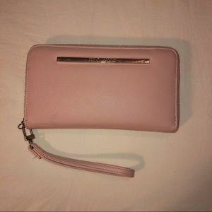 Steve Madden Wristlet